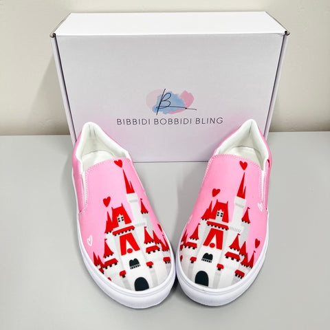 WHS Size 8.5 Deluxe Valentines Castle